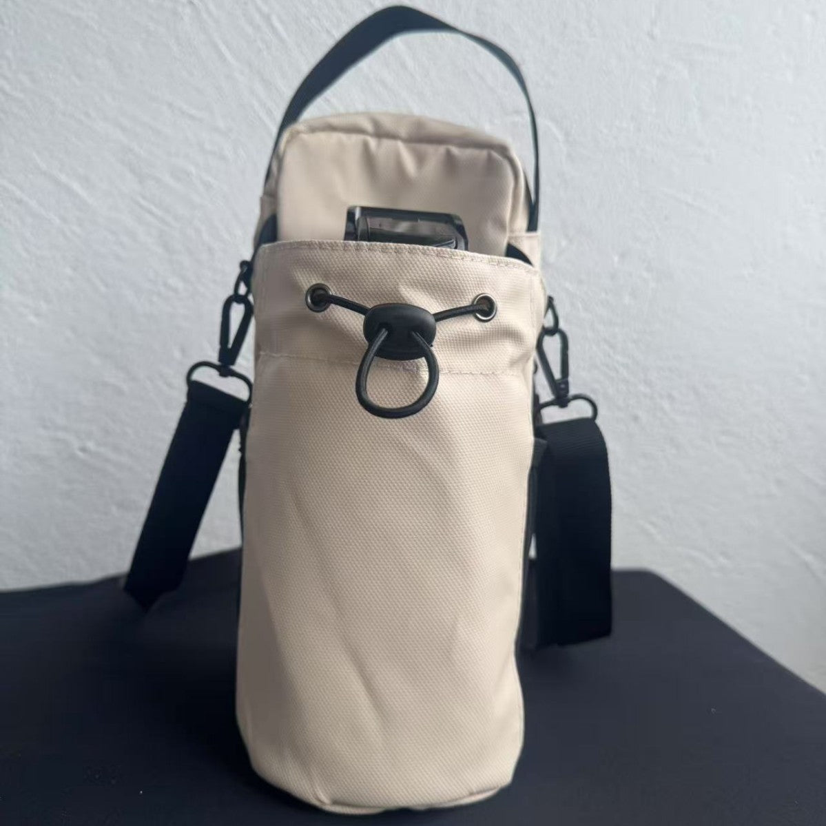 Magnetic Fitness Pouch for Gym - Large Capacity Water Bottle Holder & Crossbody Bag